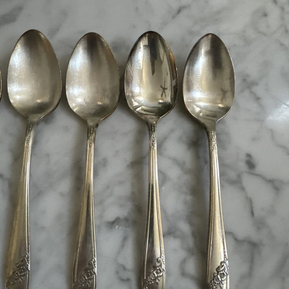 ONEIDA Community QUEEN BESS II Silverplate Flatware Lot Of 6 Teaspoons